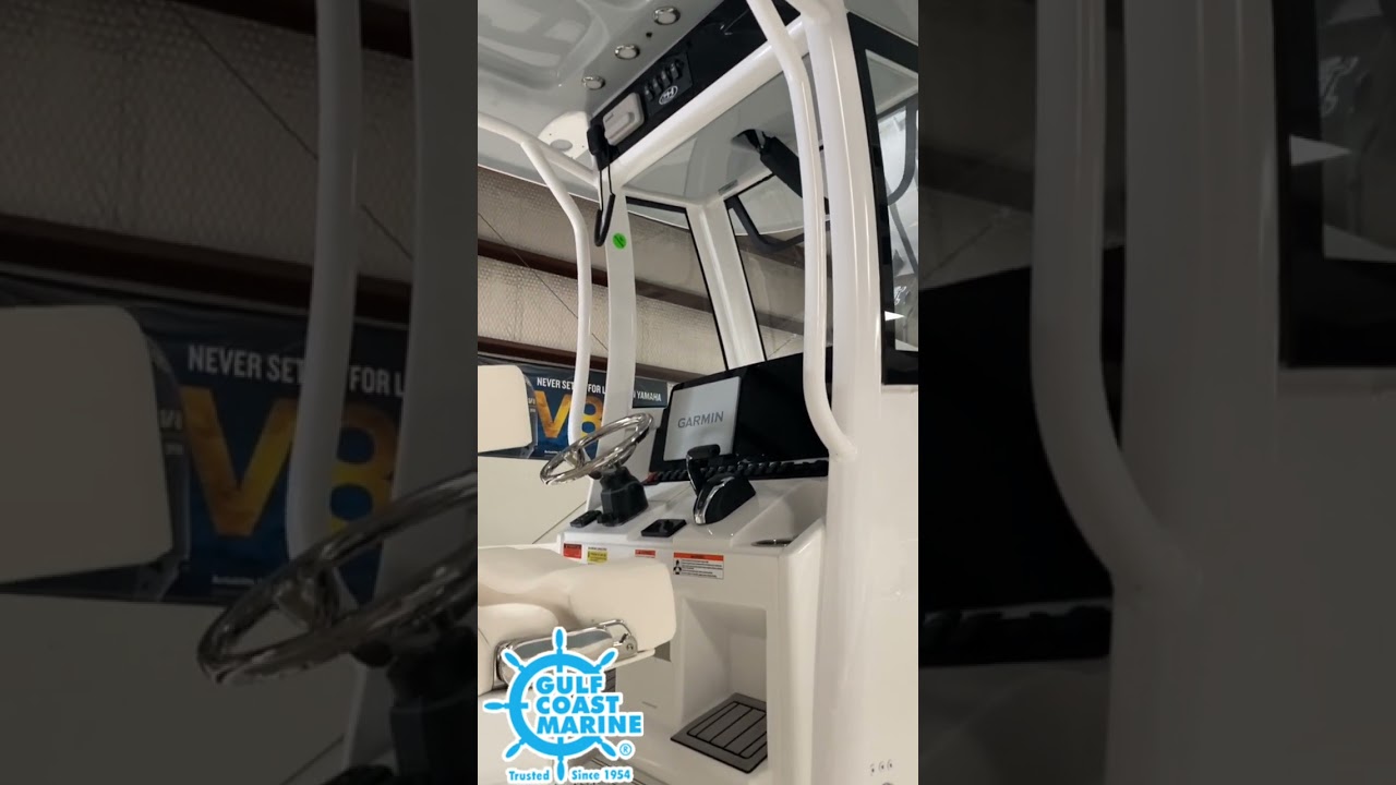 2023 Sea Hunt BX FS Center Console Salt Water Fishing Boat