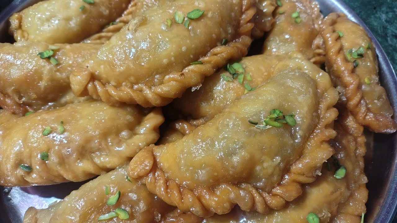होली स्पेशल गुझिया रेसिपी ना मावा ना कोई फालतू समान एकदम स्वादिष्ट रेसिपी/suji gujiya😋 Pankaj vlogs👌