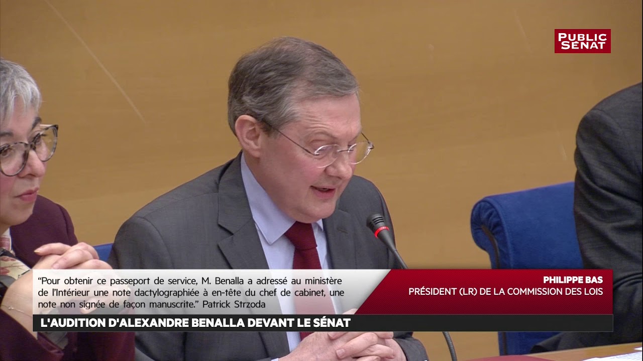 14H09 : Alexandre Benalla pr&ecirc;te serment