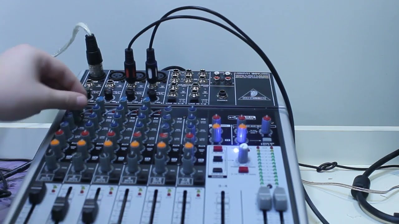 обзор микшерного пульта  BEHRINGER XENYX 1204USB.