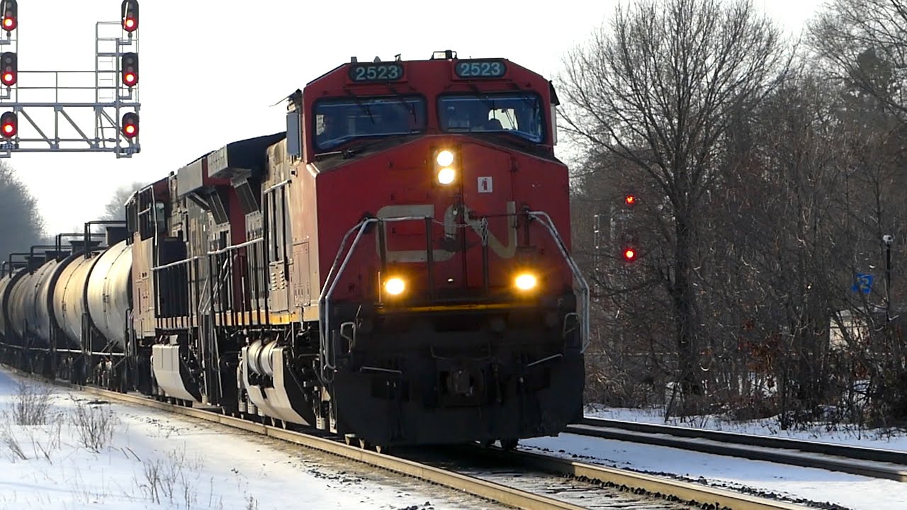 C44-9W leader | CN Train A424 on the Halton sub at Georgetown Station