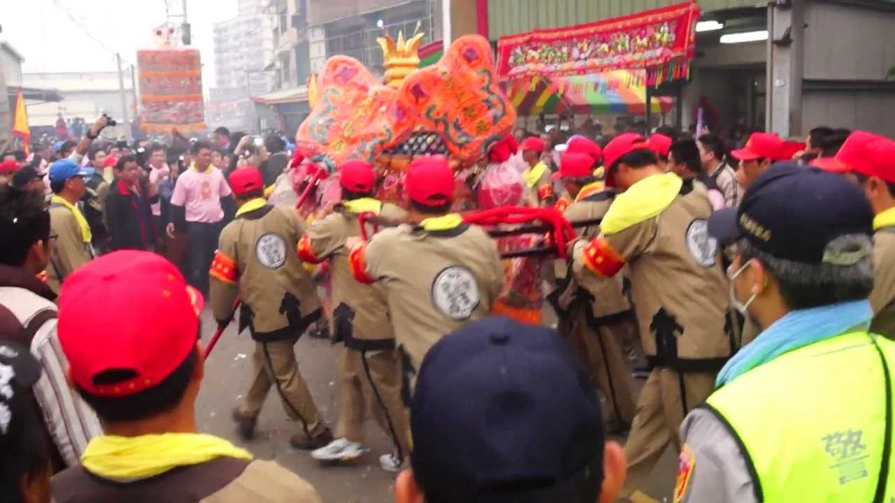 20130406 彰化市茄南里熱情信眾迎接大甲媽祖蒞臨全國家俱對面民宅及金馬路茄南宮