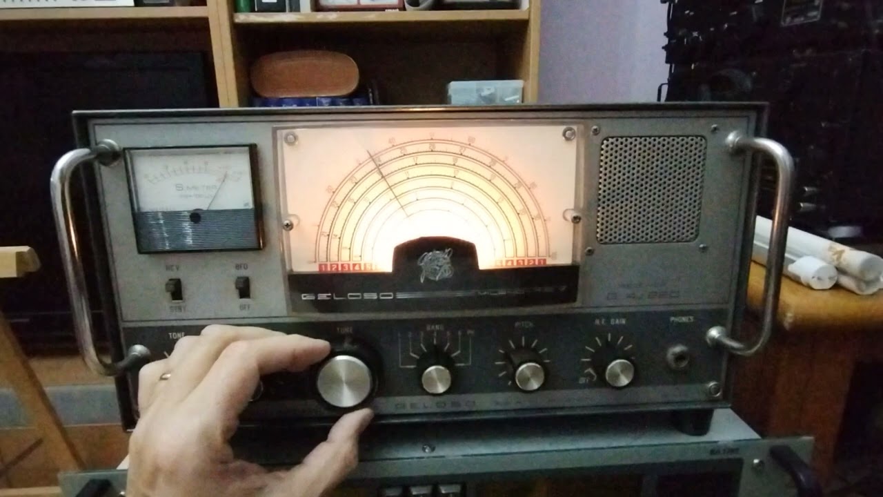 Listening 40 meters with Geloso G4/220 on 5,30 local time in Genoa 19 march 2025