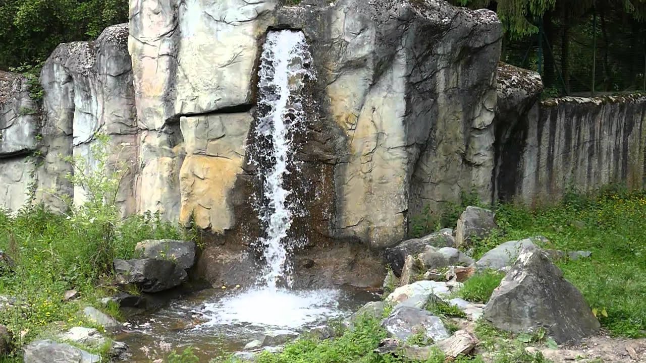 Chute d'eau (ralenti x4)
