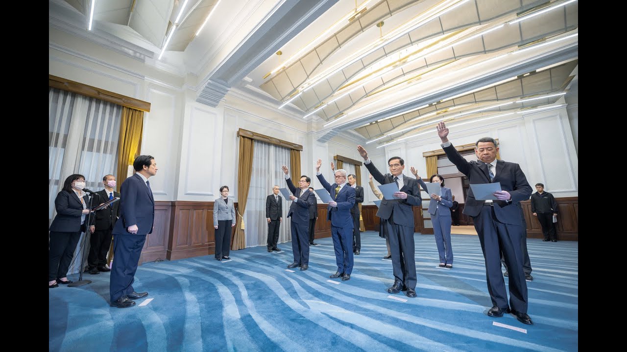 20251229 總統主持「新任行政院、考試院、監察院、國家安全局政務人員及駐外大使宣誓典禮」