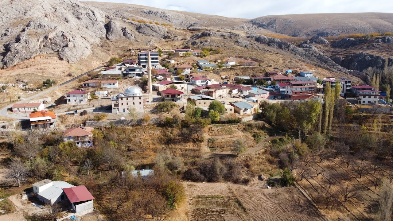 İlçemiz tohma boyu köylerimizden aşağı Selimli drone çekimi iyi seyirler 🤲🏻😊 #kuluncak #drone #köy 