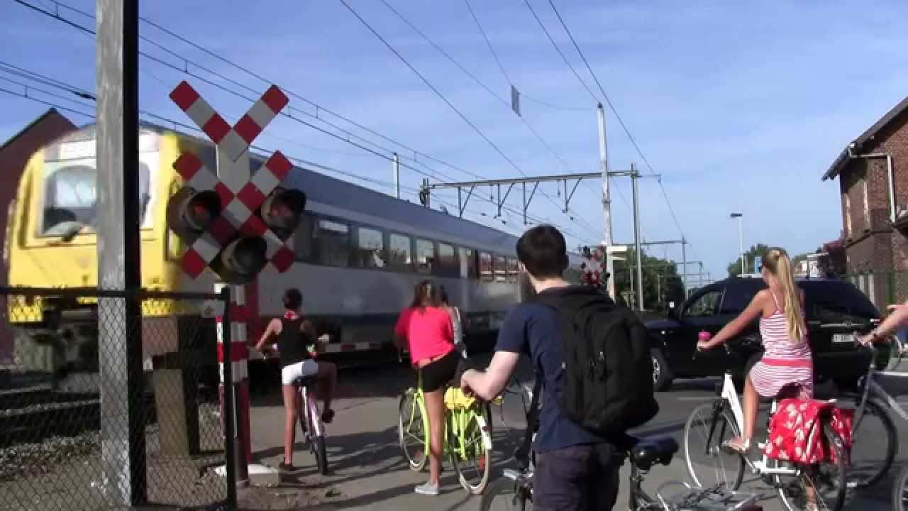 Spoorwegovergang/Railroad Crossing Lier, B
