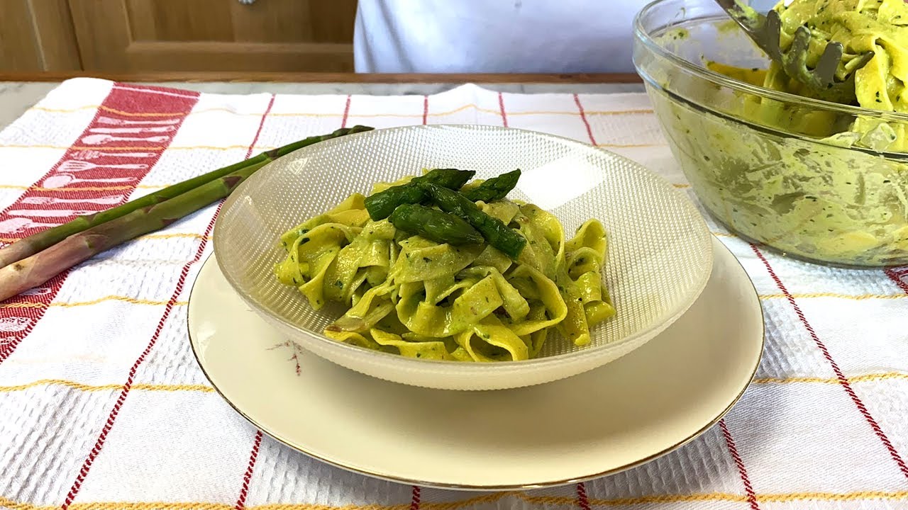PASTA AL PESTO DI ASPARAGI CREMOSO!!😋 PASTA WITH CREAMY ASPARAGUS PESTO!!😋