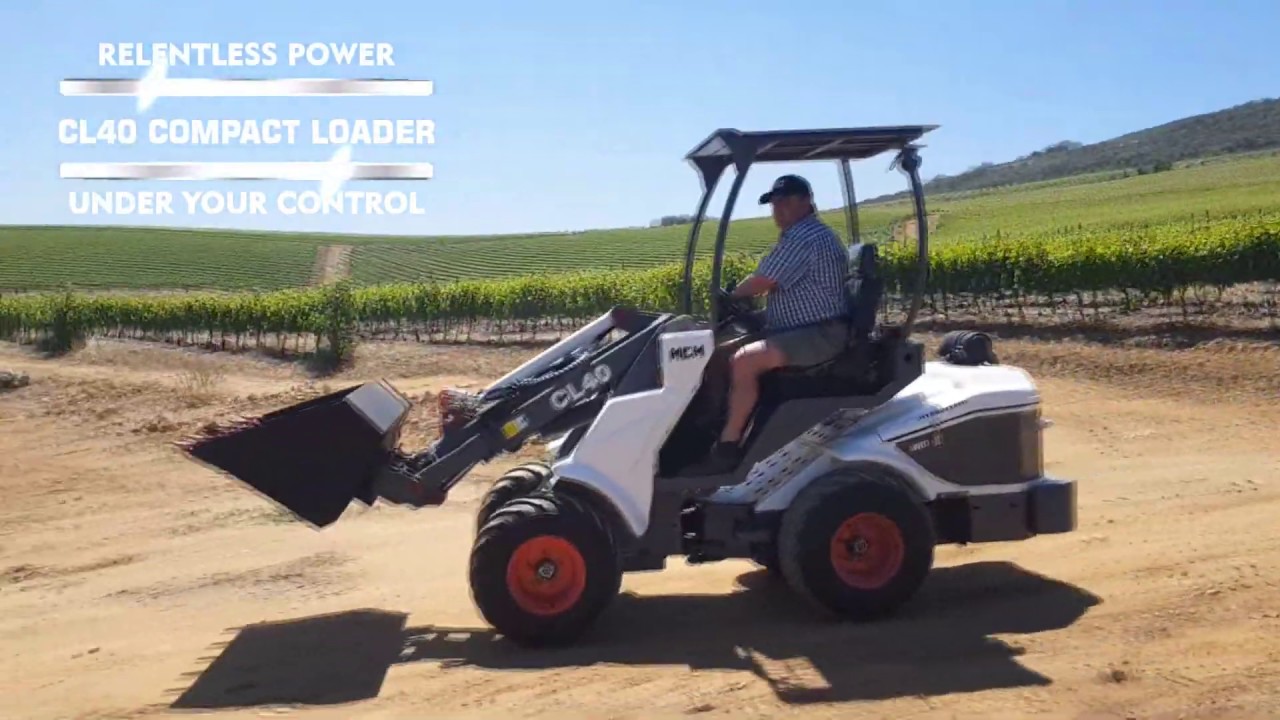 CL40 Compact Loader on Wine Farm