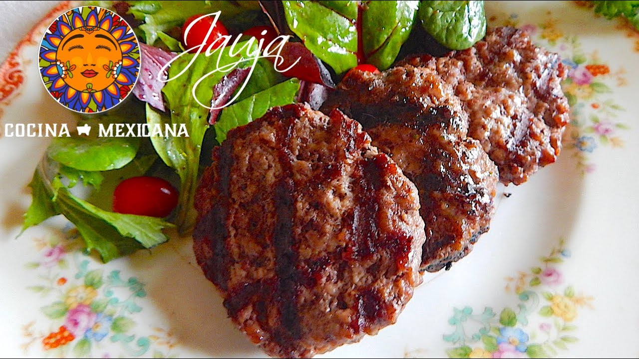 Tortitas de Carne Molida con Ensalada