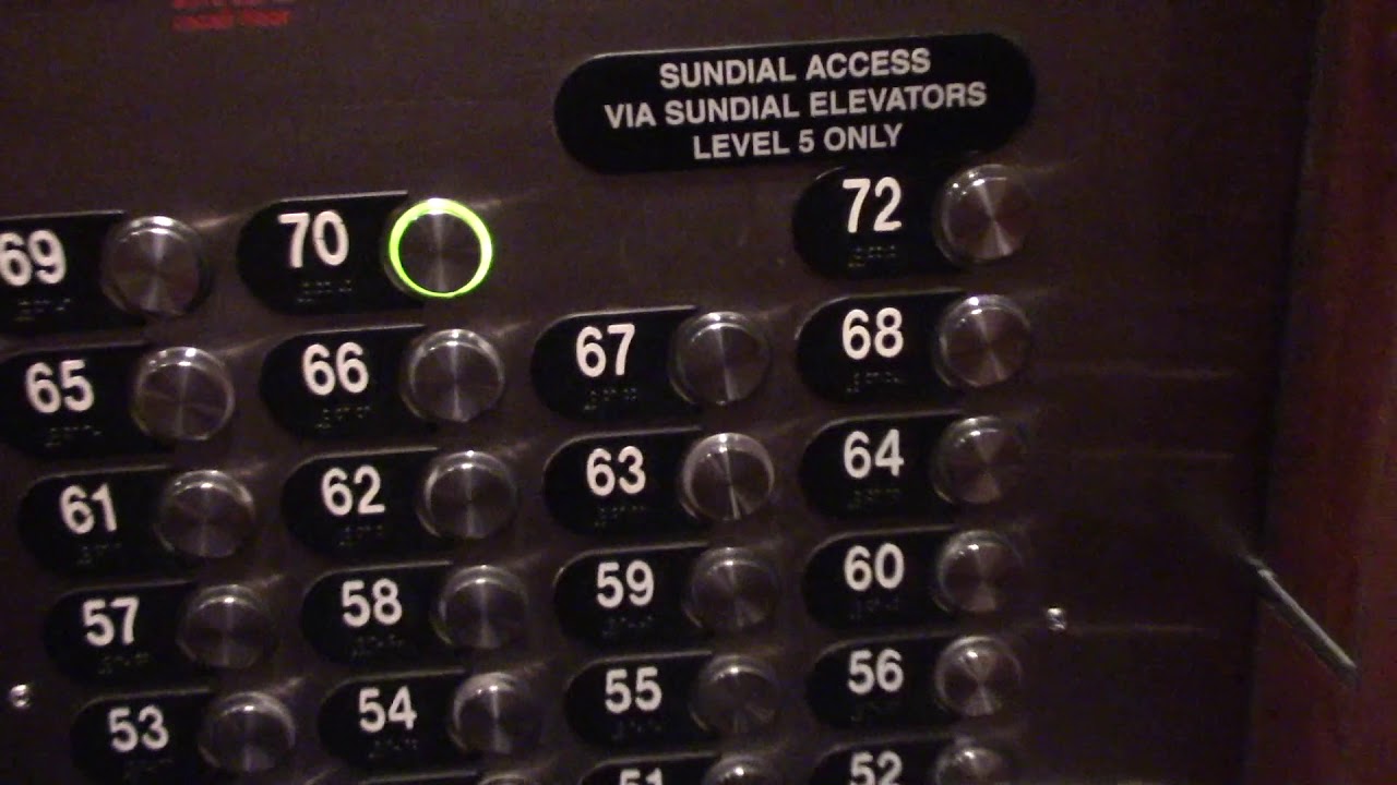 Тяговые лифты Otis в отеле Westin Peachtree Plaza в Атланте, штат Джорджия