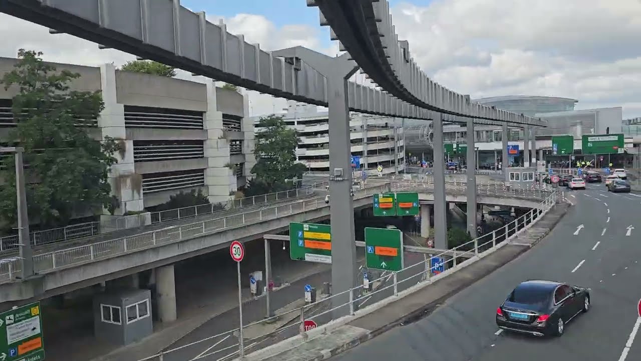 Skytrain Mitfahrt Düsseldorf Flughafen Bahnhof→Terminal C