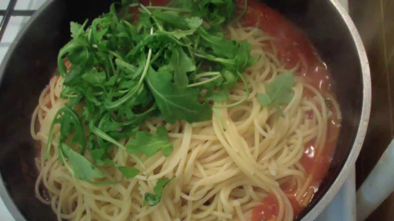 1A Pasta in 10 Minuten: pomodoro e rucola