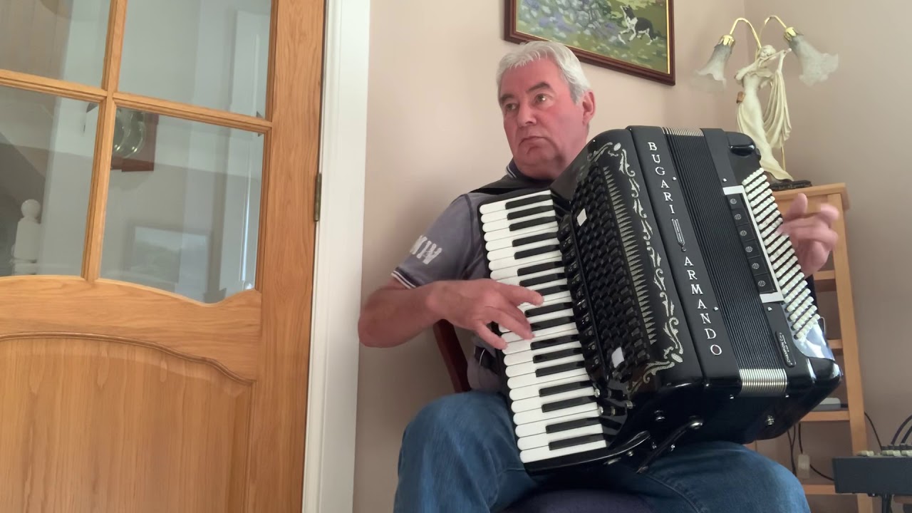 Muckin o’ Geordies Byre, The Atholl Highlanders, The Bugle Horn