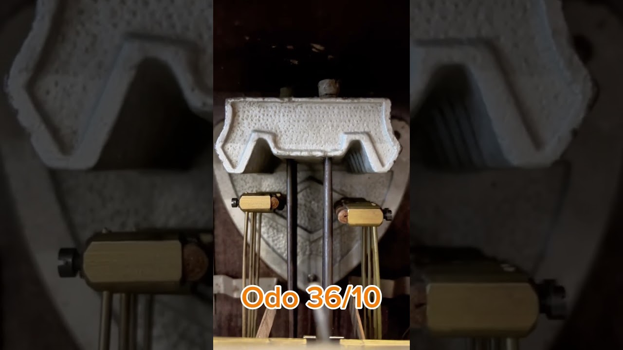 Odo 36/10 - Đồng hồ cổ Ph&aacute;p  chu&ocirc;ng b&iacute;nh boong ng&acirc;n vang c&ugrave;ng năm th&aacute;ng
