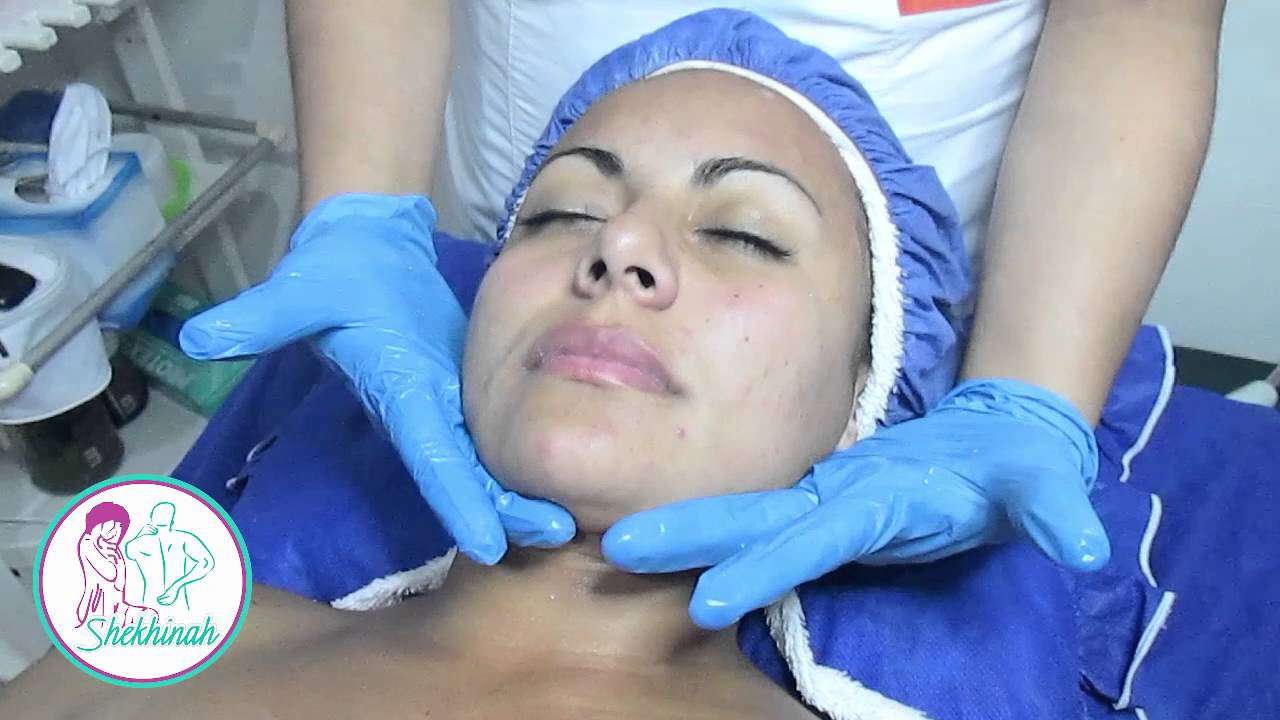 Limpieza facial profunda con hidrataci&oacute;n