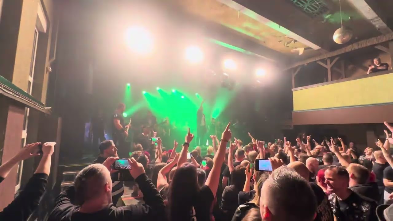 Eizbrand - Wir tanzen nicht, wir Pogen! - Live in Glauchau