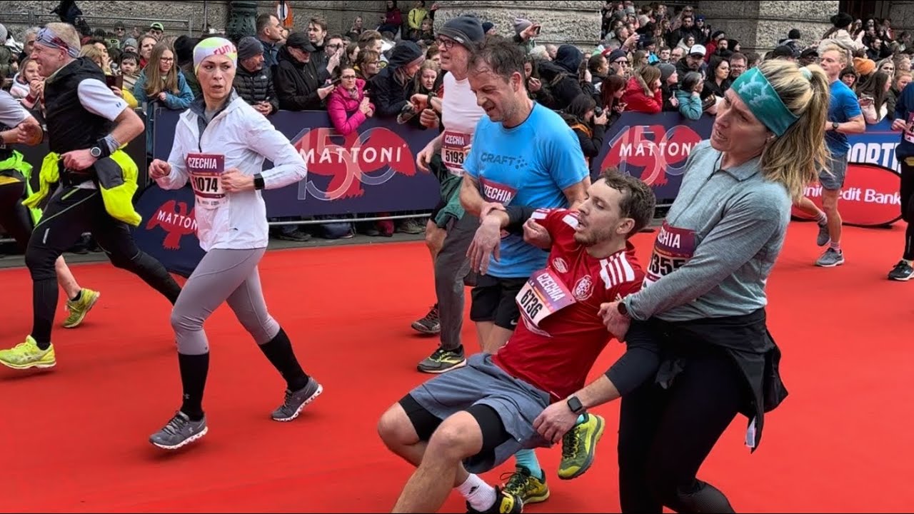 Všichni běžci na startu 👏 All runners Prague Halfmarathon 2023 @Runczech