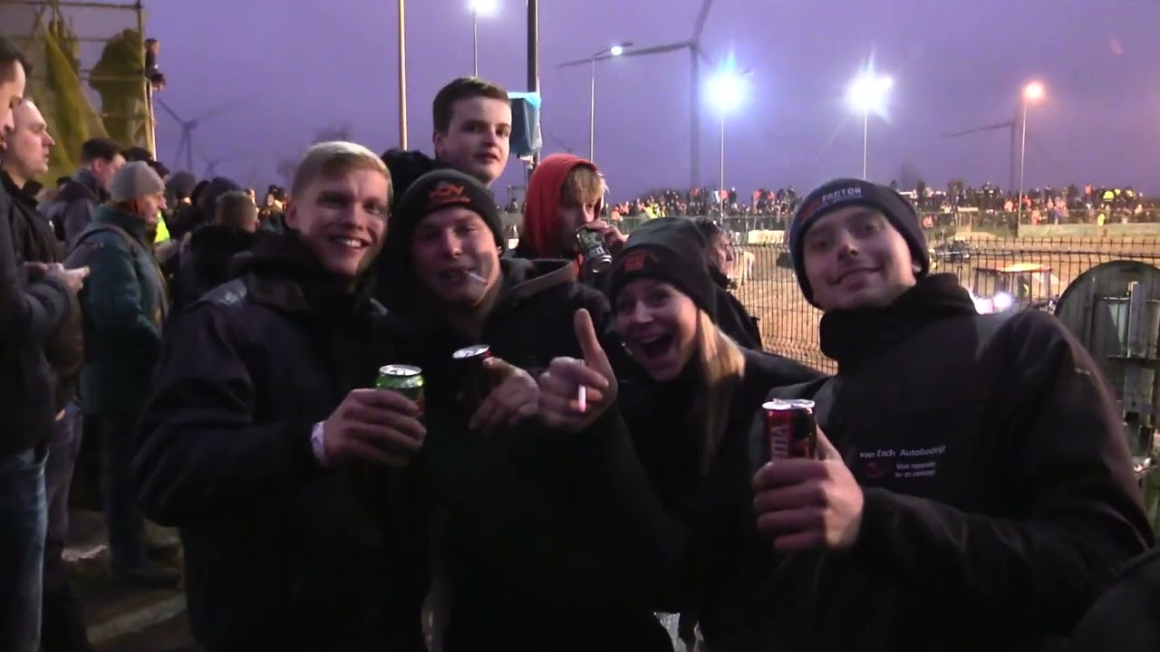 aftermovie Oliebollenrace Unlimited, FWD en Micro Bangers & Saloonstox Speedway Emmen 2023