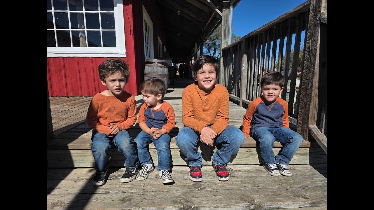 Corn Maze Part 2 Kansas City Pumpkin Patch | Weston Red Barn Farm 