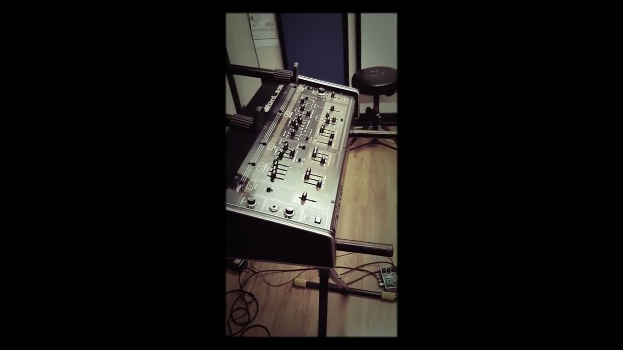 Roland GR 500 in action with taste of my love by ELPs