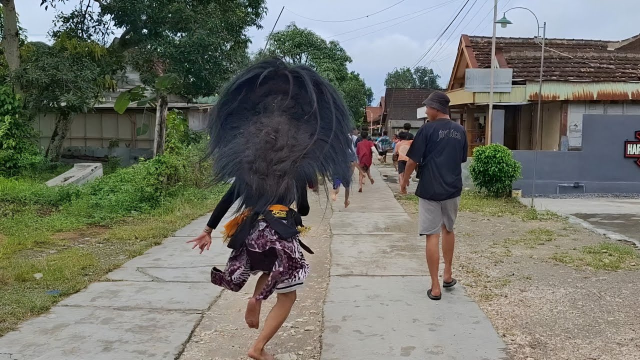 Diejek Gendruwon Ngamuk ‼️Kirab Barongan LASKAR MUDHO Desa Kemiri 
