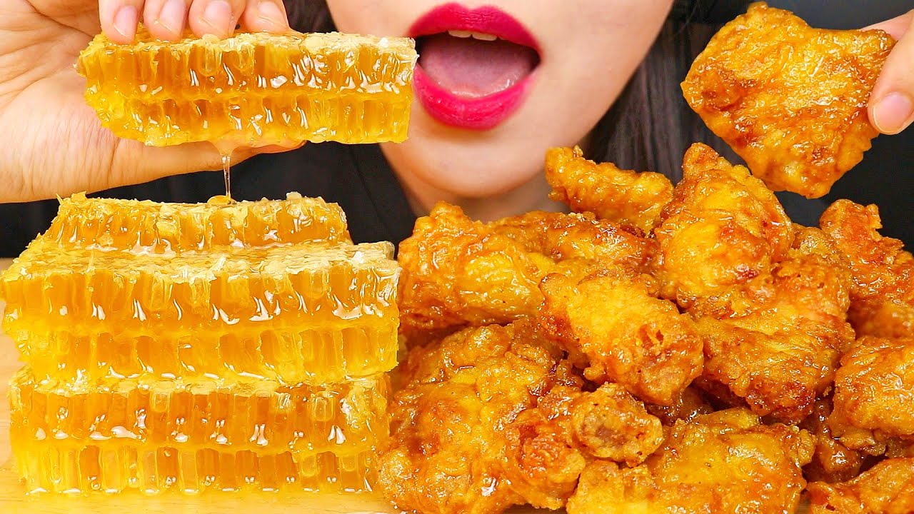 ASMR HONEYCOMB & FRIED CHICKEN 벌집꿀 & 교촌허니순살 치킨 먹방 NO TALKING EATING SOUNDS MUKBANG