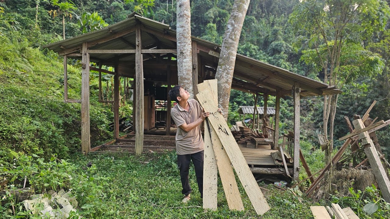 KONG quickly dismantled the old house in preparation for moving to a safe location.