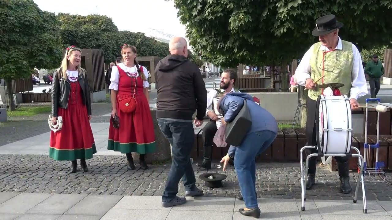 KAPELA  KOSTOMŁOCIANIE  NA  PROMENADZIE  W  MIĘDZYZDROJACH 2025
