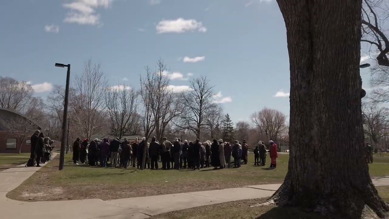 Large group of people in Withrow Park, AND a new HAT?
