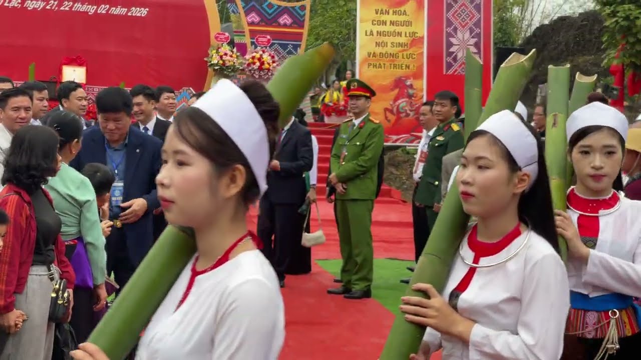 Rước kiệu đi quanh đền khụ chẹ năm 2026