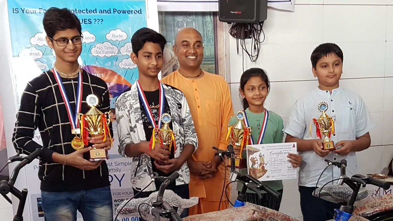 Prize distribution at ISKCON VARACHHA,  Value Empowerment Contest based on Bhagvad Gita by ISKCON