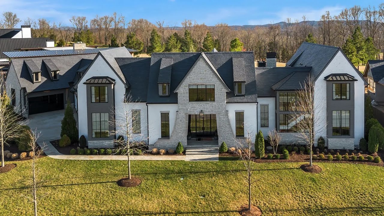 What $15.95M Gets You in Tennessee’s Troubadour