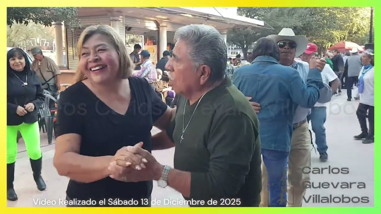 Tradional Baile de los Sábados Plaza de Armas de Torreón Coahuila México 