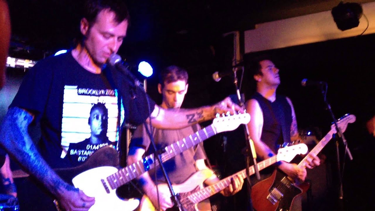 Leftover Crack - Life Is Pain - Live @ Bar Loose Helsinki 18.7.2013