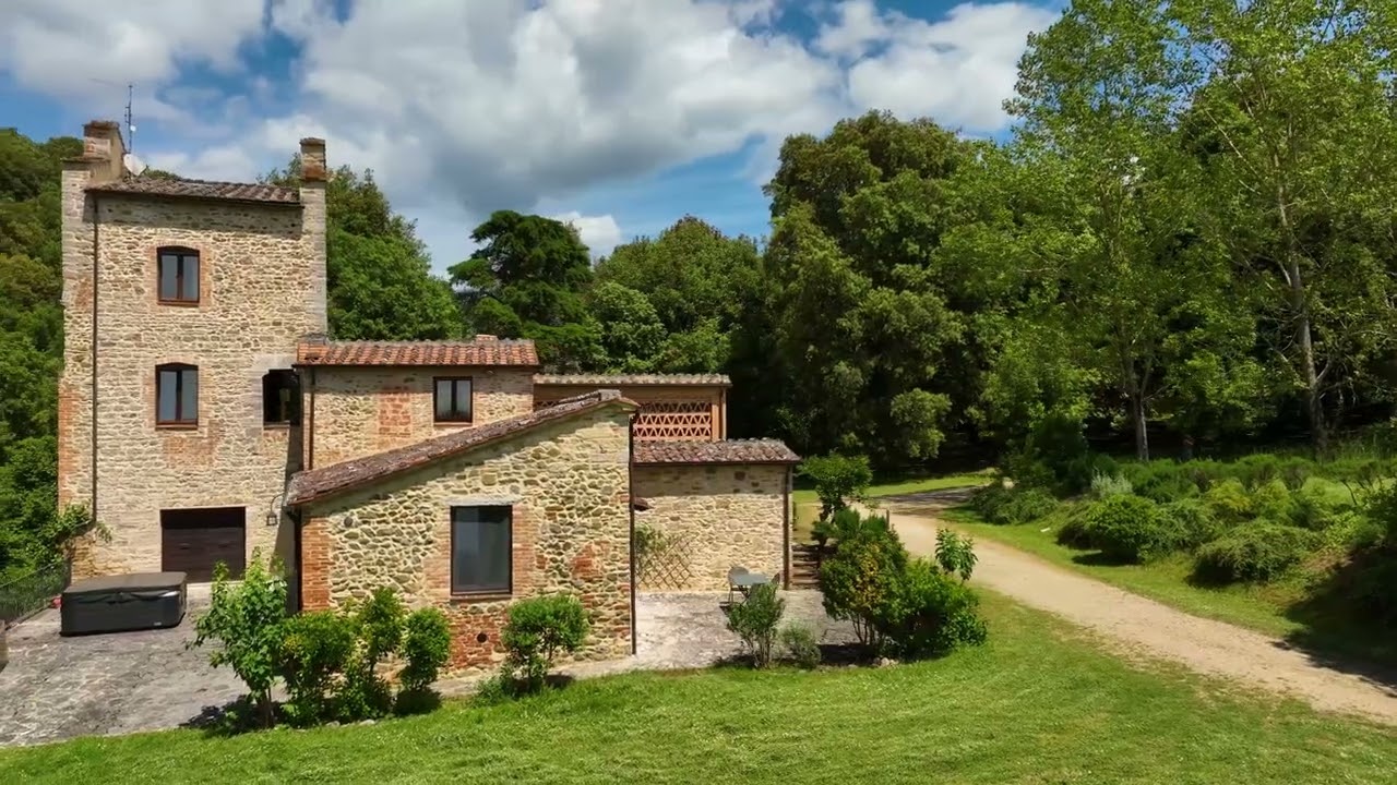 STUNNIN ESTATE IN TUSCANY WITH 600 HECTARES OF LAND
