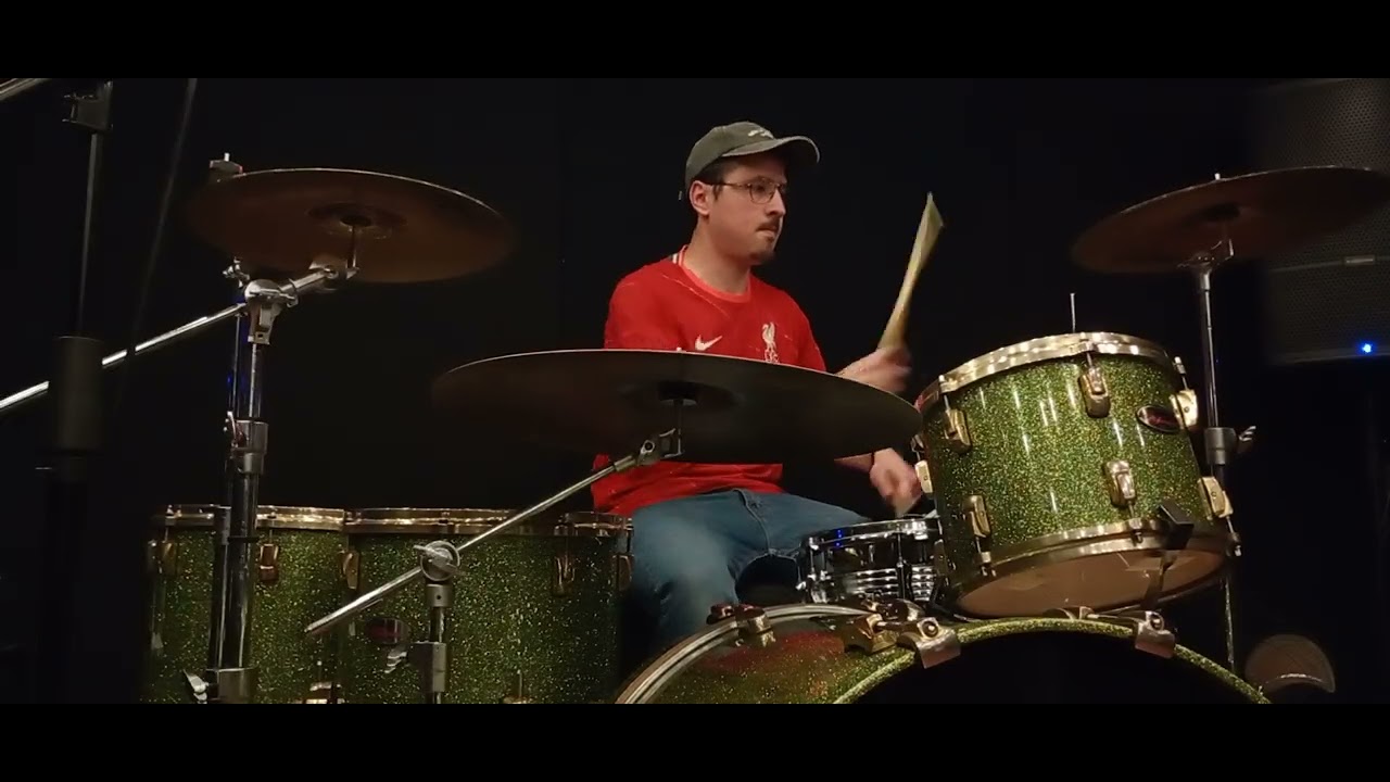 The Girl Next Door - Blink 182 (Drum cover)