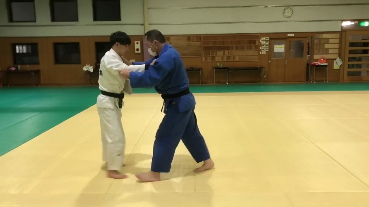 押しながらの内股の移動打ち込み。 #内股 #uchimata #柔道 #judo