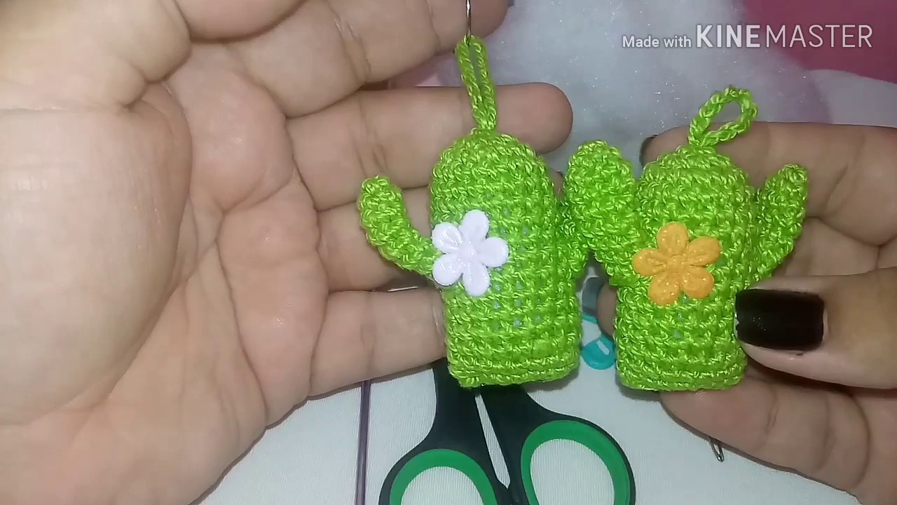 Versão DESTROS: Chaveiro mini cacto em crochê