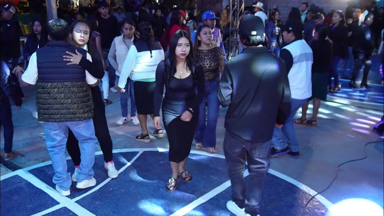 🚩 (( Zacatipa Guerrero )) Mira nomas que chulada de baile con Los Armadillados 