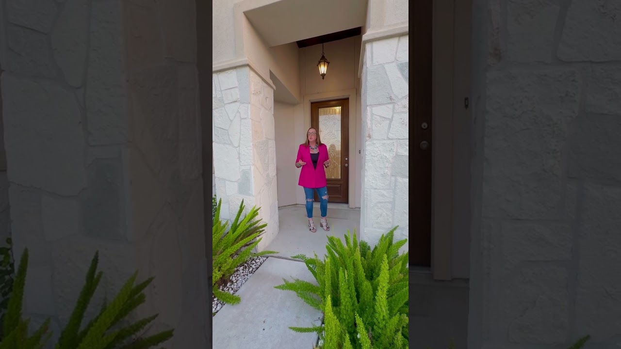 Stunning Home for Sale! | 7501 Granite Drive, Corpus Christi TX | Open Concept, Solar Panels & More!