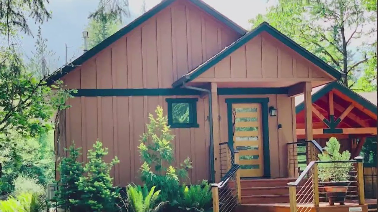 Oregon couple named ‘most hospitable’ Airbnb hosts for cabin | NewsNation Now