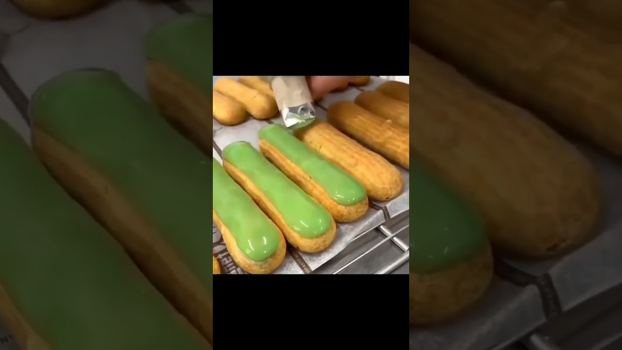 Le gla&ccedil;age des Eclairs &agrave; la poche &agrave; douille