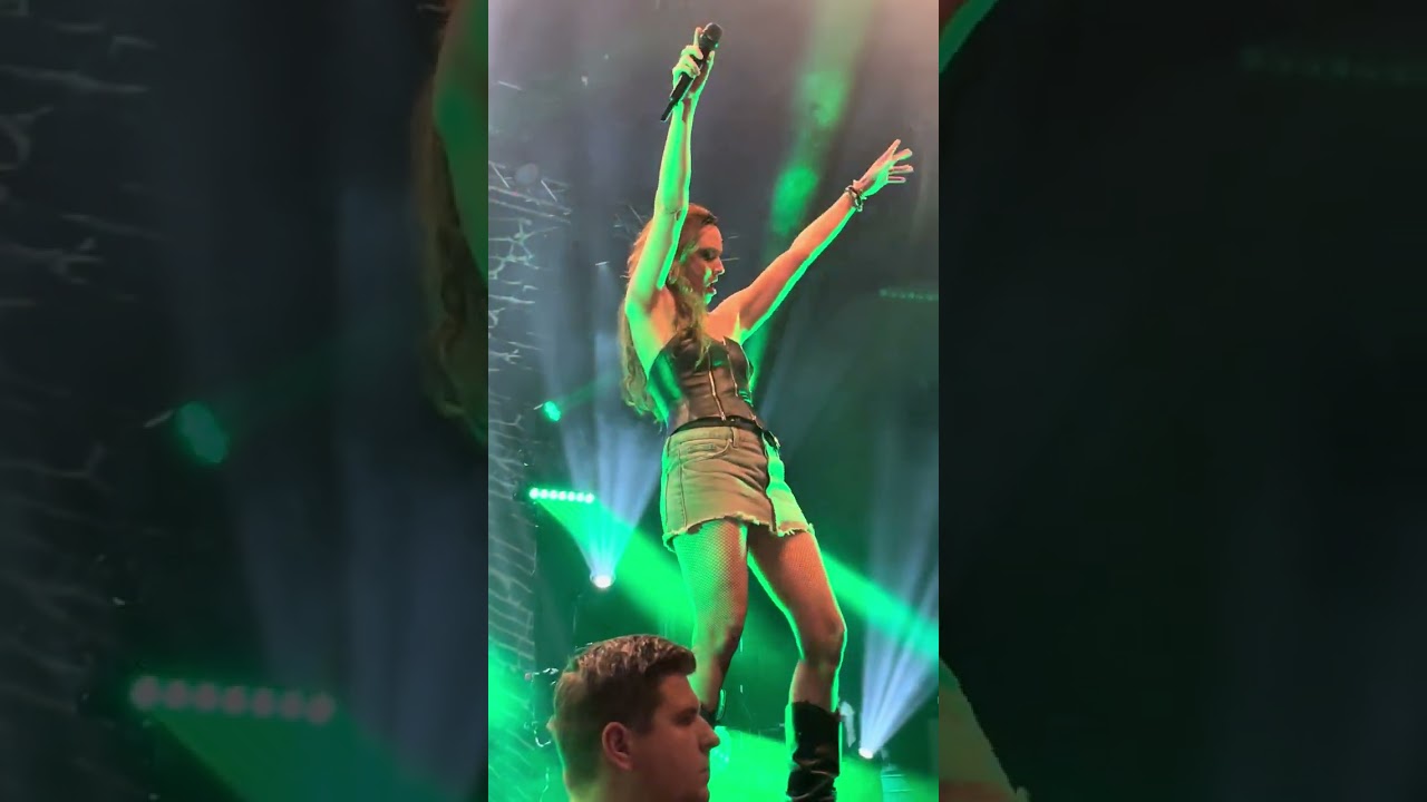 Halestorm - Familiar Taste Of Poison [Live] 24/11/2023 - Gasometer, Vienna Austria