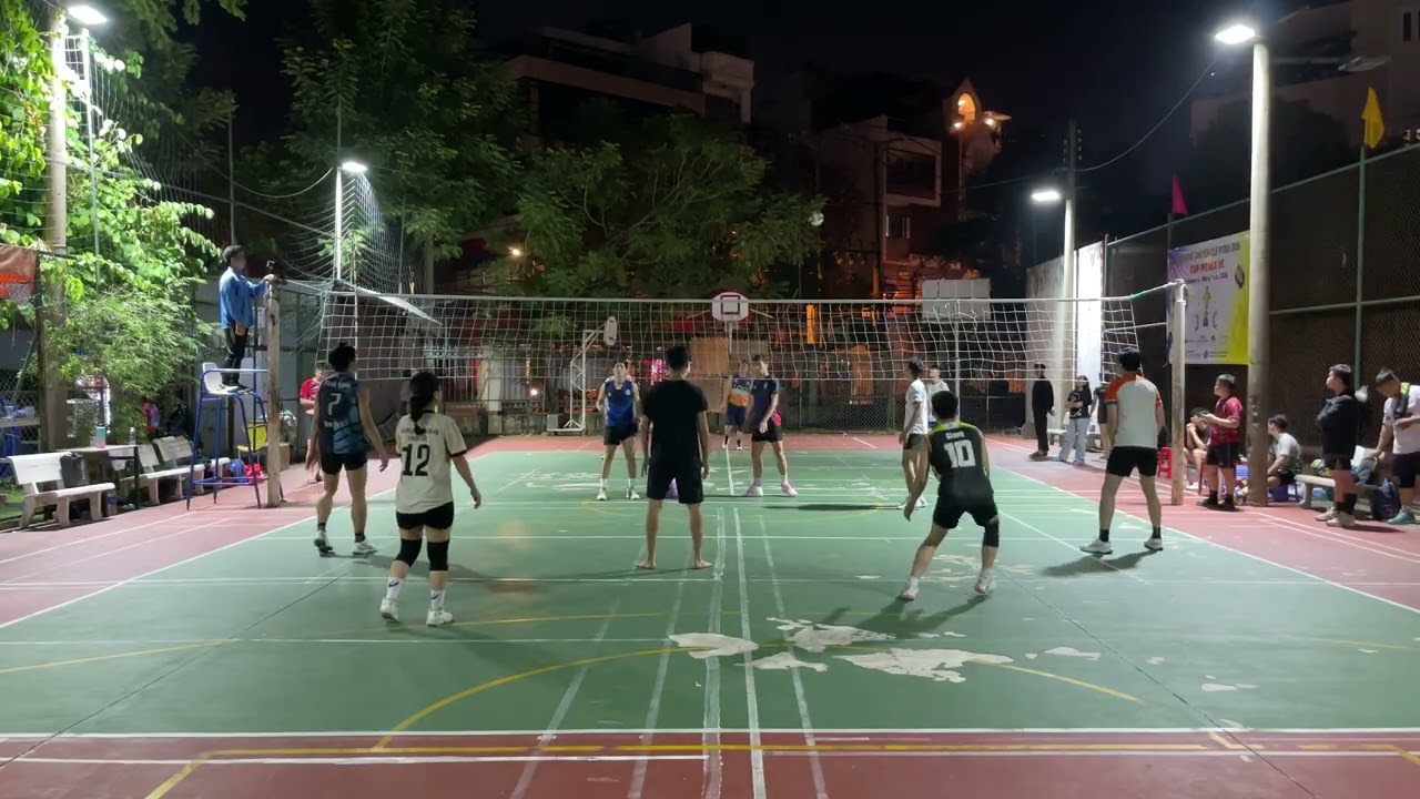 Giải 6-6 Team NHẮM MẮT CHƠI BỪA đối đầu Team HÌNH SỰ | Quả Bóng Tròn 71