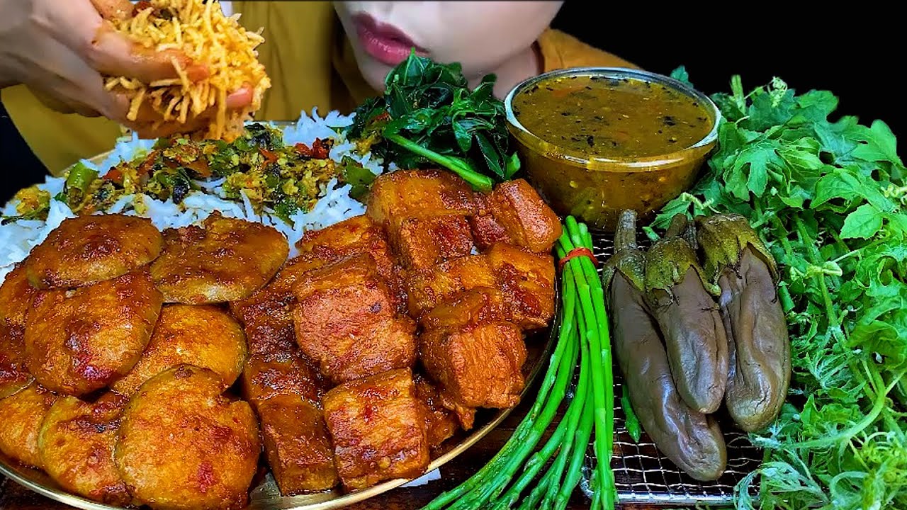 BURMESE FOOD||Spicy Pork Belly With Jengkol ( DOGFRUIT ) Spicy Fish Paste * MUKBANG SOUNDS *