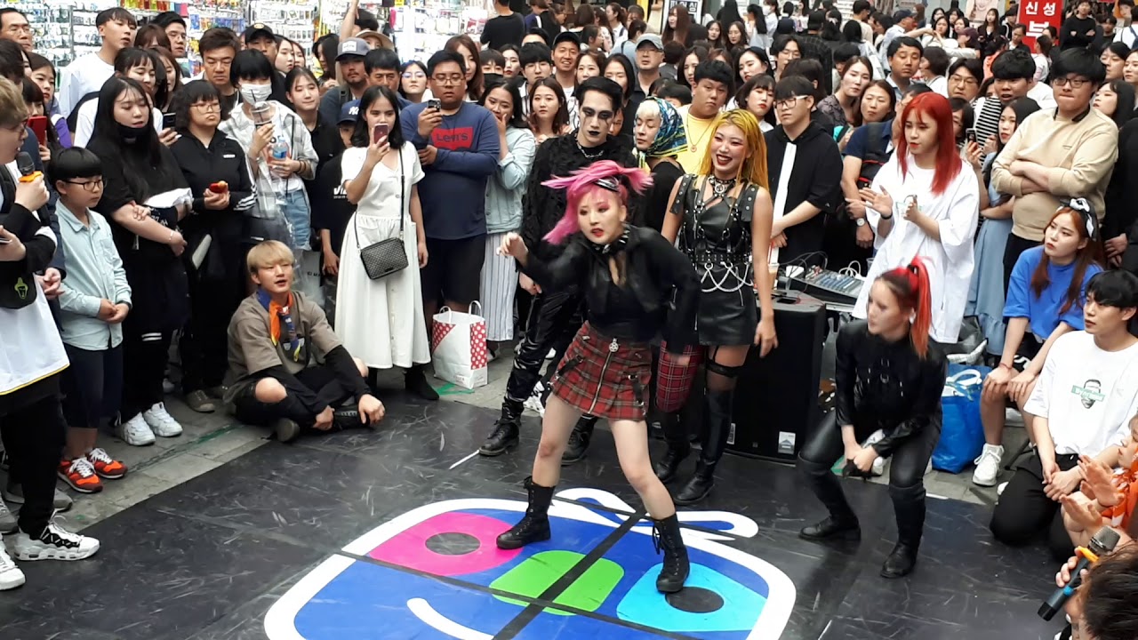 AF SHOW🤩. AMAZING BUSKING TEAM, UNIQUE ACROBATIC FREE STYLE DANCE. SO IMPRESSIVE.