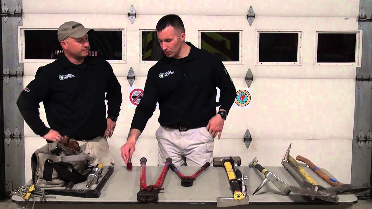Tim and Gar discuss  forcible entry into padlocks