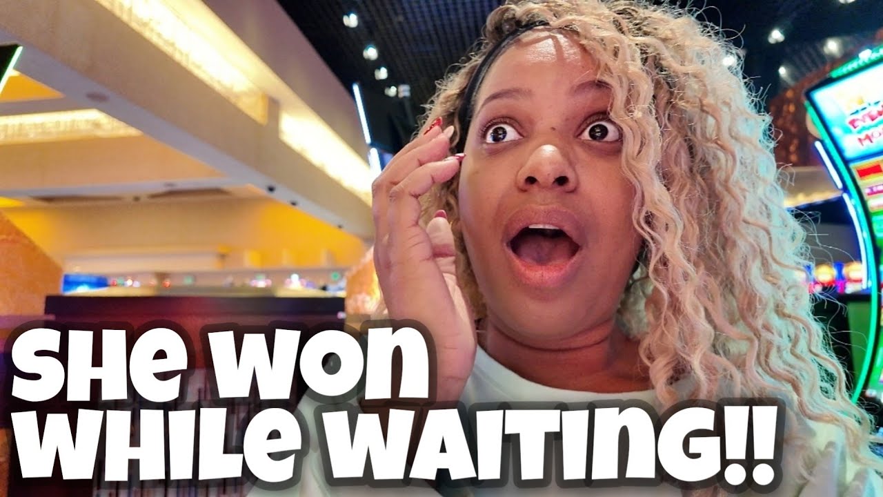She Won All This Money While Waiting For Her Drink!!