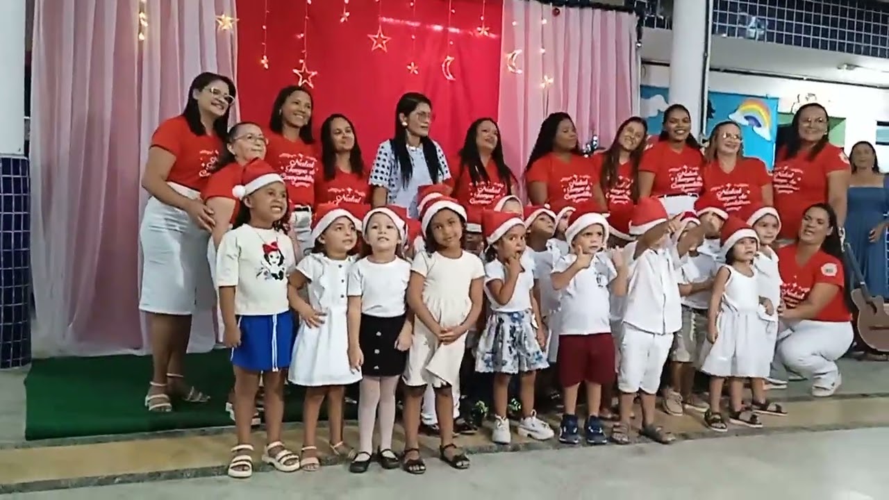 Um pouco do Encerramento do ano Letivo com minha filha VILANYR e outros filhos 